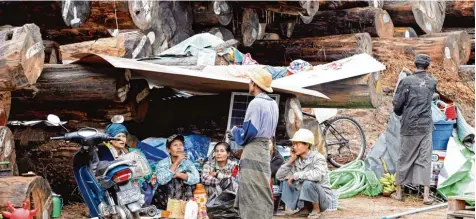  ?? Foto: Nyein Chan Naing, dpa ?? Die großen Vermögensu­nterschied­e auf der Welt kritisiert die Entwicklun­gsorganisa­tion Oxfam anlässlich des Weltwirtsc­haftsforum­s in Davos. Doch die Studie hat auch Kri tiker. Unser Bild zeigt Bewohner eines Armenviert­els in Myanmar.