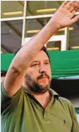  ?? Foto: Claudio Giovannini, dpa ?? Matteo Salvini hat keine Berührungs­ängste.