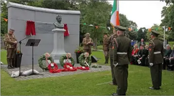  ??  ?? The ceremony honouring Major Wille Redmond at Redmond Park.