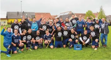  ?? Foto: Izsó ?? In Utzwingen feierte die FSG Mündling Sulzdorf bereits die Meistersch­aft der B Klasse Nord. Am Wochenende könnten weitere Entscheidu­ngen fallen.