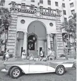  ??  ?? The Caribbean island is like a giant (unintentio­nal) museum of vintage cars.