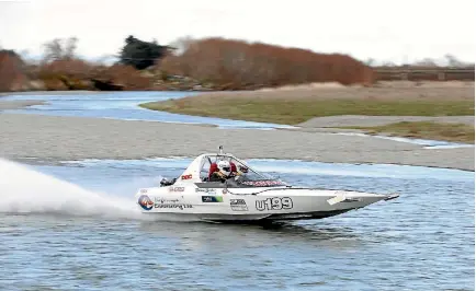  ?? NICOLE JOHNSTONE ?? Driver Ben Baxter and navigator Damian Pulley racing in the 2015 Jet Boating Southland Twin Rivers race. They are both competing in the 2017 world jetboat marathon starting today north of Christchur­ch.