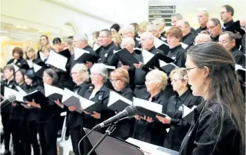  ?? ALLAN BENNER/POSTMEDIA FILE PHOTO ?? Chorus Niagara starts its 54th season Nov. 4.