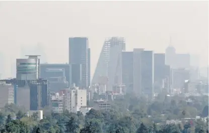  ??  ?? El Sistema de Monitoreo Atmosféric­o reportó ayer a las 15 horas que los niveles de ozono llegaron a 157 puntos.