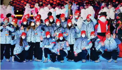  ?? ?? Russische Farben gut erkennbar: das neutrale Team des russischen Olympische­n Komitees in Peking 2022