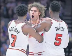  ??  ?? SIN MINUTOS. Robin Lopez no ha jugado desde el All Star.