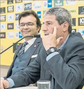  ?? FOTO: EFE ?? Manolo Márquez Fue presentado como nuevo entrenador de la UD Las Palmas