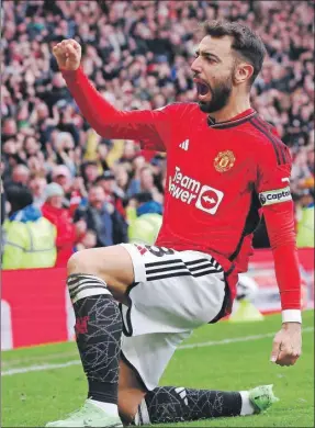  ?? ?? Bruno Fernandes, del Manchester United, celebra tras conseguir el 1-1 ante el Liverpool en la Premier