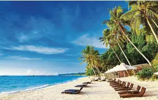 ??  ?? Voted consistent­ly in the industry as one of the best islands in the world, Boracay is famous for its magnificen­t coastline and white sand beaches.