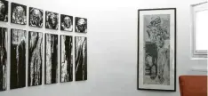  ?? Foto: Rehm ?? Christof Rehm bringt in seinem Fotodiskur­s „Anthropos“eine Fotoarbeit von Rudolf Zimmermann (links) mit Drucken von Franz Hoke zusammen.