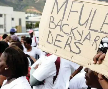  ?? BRENDAN MAGAAR African News Agency(ANA) ?? The Land Party led hundreds of people during a march to Parliament to hand over memoranda of demands and grievances yesterday. |