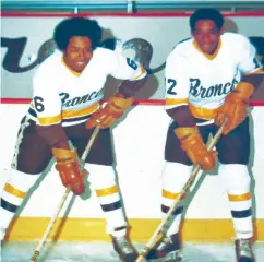  ?? Bernie Saunders ?? Bernie Saunders and brother John at Western Michigan University, where Bernie was the all-time leading scorer in school history when he graduated. He never did
register a point in the NHL.