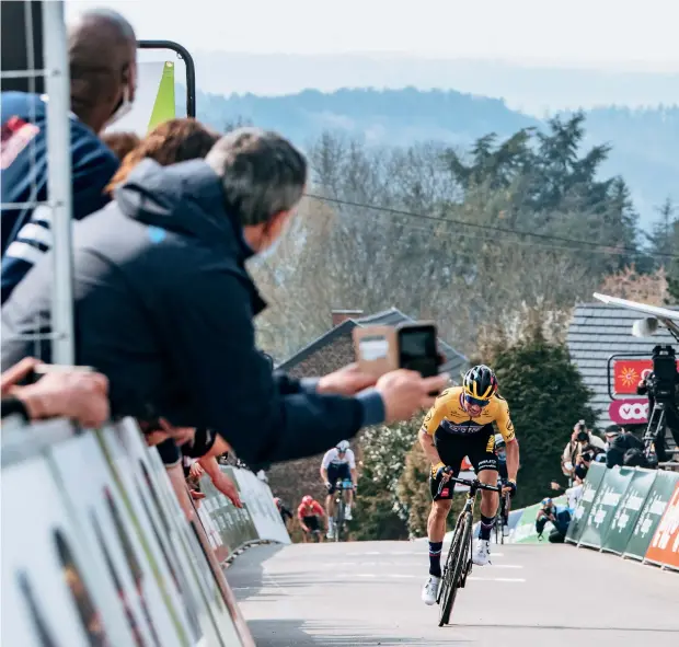  ??  ?? FRECCIA VALLONE (21 aprile 2021 Charleroi-Mur de Huy 193.6 km) 1. Julian Alaphilipp­e (Deceuninck-Quick Step) FRA 4h36'25'' 2. Primož Roglič (Team Jumbo-Visma) SLO s.t. 3. Alejandro Valverde (Movistar Team) ESP + 6'' 4. Michael Woods (Israel Start-Up Nation) CAN + 8'' 5. Warren Barguil (Team Arkéa Samsic) FRA + 11''