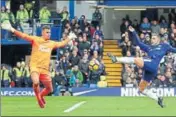  ?? REUTERS ?? Chelsea's Eden Hazard (right) in action on Saturday.