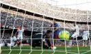  ?? ?? Sergio Agüero scored his first Barcelona goal in stoppage time. Photograph: Albert Gea/Reuters