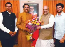  ?? — ASIAN AGE ?? BJP president Amit Shah and Maharashtr­a chief minister Devendra Fadnavis meet Shiv Sena president Uddhav Thackeray and his son Aditya at Matoshree in Mumbai.