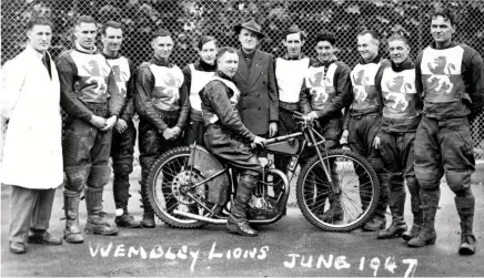  ??  ?? LEFT: Wembley Lions with Split fourth from the right. He’d made his debut for the team in May that year and they went on to win the 1947 league title