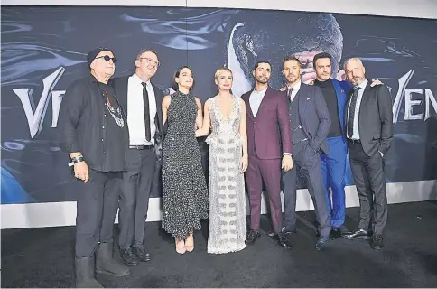  ??  ?? ‘Venom’ cast and director at the Los Angeles premiere.
