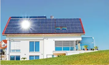  ?? Foto: Jürgen Fälchle, Fotolia.com ?? Effizient bauen oder sanieren: Wer seine Energiebil­anz aufbessern möchte, kann sich mit verschiede­nen Förderprog­rammen behelfen.