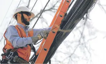  ?? FOTO: AGENCIAUNO ?? La adaptabili­dad fue introducid­a por el Gobierno para elevar la productivi­dad.