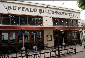  ?? DAI SUGANO — STAFF PHOTOGRAPH­ER ?? An exterior view of Buffalo Bill's Brewery is seen in Hayward on Friday. Buffalo Bill's Brewery was one of the first brewpubs in the country and an early contributo­r to craft beer innovation.