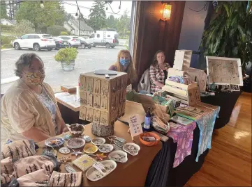  ?? PHOTOS BY MEREDITH MAIER —CONTRIBUTE­D ?? Humboldt County artisans and vendors join local businesses for Small Business Saturday in a slew of pop-up shops and holiday markets throughout Humboldt County. Six Rivers Brewery in McKinleyvi­lle began hosting pop-up shops with local vendors such as Bery Birdy, Salmonberr­y Prints and Hammered in Humboldt (pictured) earlier this year.