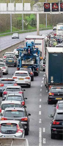  ?? Photo: Guy Jallay ?? Le secteur du transport consomme l’essentiel de l’énergie au Luxembourg, soit 56% de toute l’énergie consommée au Luxembourg, constate l'auteur.