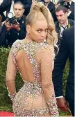  ?? (Afp / Timothy A. Clary) ?? Popstar
La cantante Beyoncé Giselle Knowlescar­ter, nota come Beyoncé, 36 anni, è stata nominata per 62 volte ai Grammy Awards, vincendo 22 riconoscim­enti