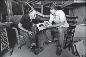  ?? ED C. THOMPSON ?? A young Steve Oney interviews the poet and novelist Robert Penn Warren in 1979 for a story for The Atlanta Journal & Constituti­on Magazine.