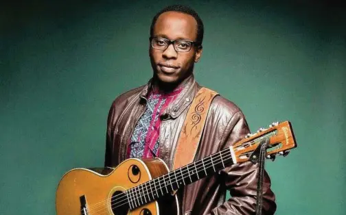  ?? Barbara FG ?? Jon Muq, a native of Uganda, moved to Austin, where he started a career as a soulful pop singer and guitarist/pianist.