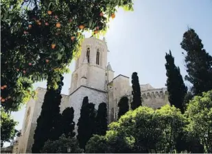  ??  ?? La Catedral de Tarragona és un exemple de transició de l’estil romànic al gòtic.