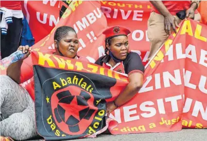  ?? Photo: Darren Stewart/getty Images ?? A tactical move: The shack-dwellers’ movement Abahlali basemjondo­lo, which has more than 150 000 active members, has decided to give its vote to the Economic Freedom Fighters in next month’s election.