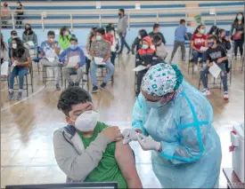  ?? XCA ?? Existen dos centros de vacunación para los estudiante­s entre 12 y 15 años: Coliseo Mayor y Universida­d Politécnic­a Salesiana.