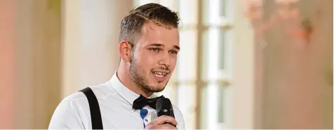  ?? Foto: MG RTL D/Stefan Gregorowiu­s ?? Michael Rauscher ist von Beruf Fliesenleg­er. Doch in der Fernsehsen­dung „Deutschlan­d sucht den Superstar“will er als Sänger glänzen.