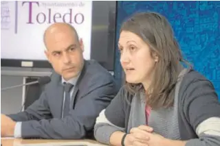  ?? ABC ?? Eva Jiménez y Luis Soto ayer en rueda de prensa