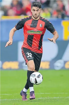  ?? FOTO: DPA ?? Der älteste Neue: Vincenzo „Vince“Grifo (24) kommt für geschätzt sieben Millionen Euro aus Freiburg nach Gladbach. Er war der beste Vorbereite­r der Breisgauer.