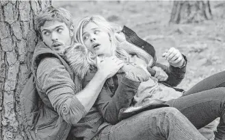  ?? Sony Pictures ?? Alex Roe and Chlöe Grace Moretz star in “The 5th Wave.”