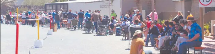  ?? Photo: Eveline de Klerk ?? Huge interest… Various polling stations at Walvis Bay recorded a massive turnout.