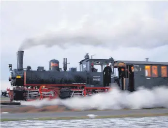  ?? FOTO: GERHARD BAUM ?? Die Öchsle-Bahn dampfte 2017 auf stabilem Gleis. Zahlreiche zukunftswe­isende Projekte wurde begonnen oder abgeschlos­sen.