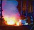  ?? Foto: FW Königsbrun­n ?? Ein Auto ist von der B17 abgekommen und ausgebrann­t.