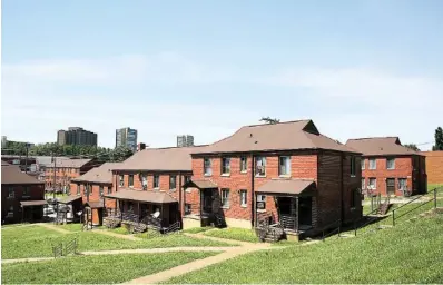  ?? STAFF FILE PHOTO ?? College Hill Courts, a 497-unit apartment complex that opened in 1940, is seen in 2018. The Chattanoog­a Housing Authority is launching a study to re-imagine the 120-acre area on the city’s Westside.