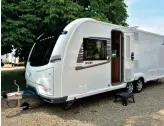  ??  ?? OR YOU COULD TRY…
2018 Coachman VIP 675 (above) or 2018 Buccaneer Bermuda