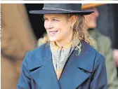  ?? ?? Lady Louise Windsor trägt den Schal zu einem blauen Mantel