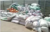  ?? ◼ كميات من القمح بعد ضبطها ?? ضبط 385 طن قمح محلى بشون التجار وتوريدها للمطاحن