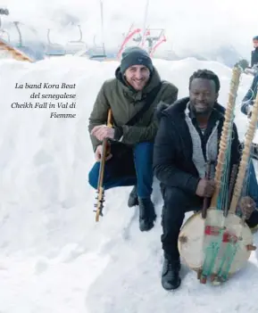  ??  ?? La band Kora Beat del senegalese Cheikh Fall in Val di Fiemme