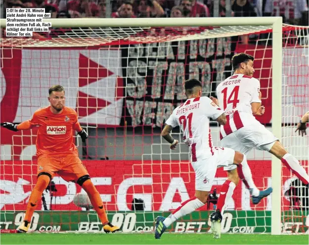  ??  ?? 1:0! In der 28. Minute zieht André Hahn von der Strafraumg­renze mit dem rechten Fuß ab, flach schlägt der Ball links im Kölner Tor ein.