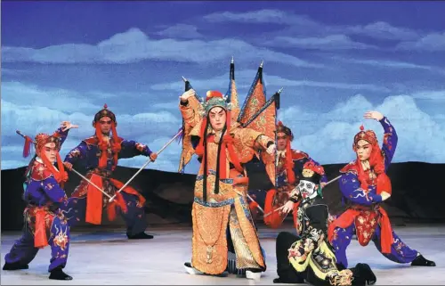  ?? PHOTOS PROVIDED TO CHINA DAILY ?? Taiwan-based Peking Opera master Li Baochun (center) will lead the Taipei Li-yuan Peking Opera Theater in performanc­es at the Poly Theater in Beijing this weekend.