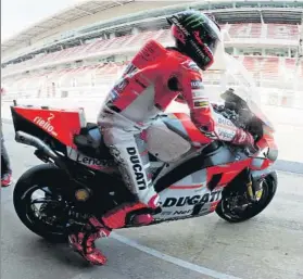  ?? FOTO: PEP MORATA ?? La solución de Ducati para mejorar la posición de Lorenzo En el test Montmeló
