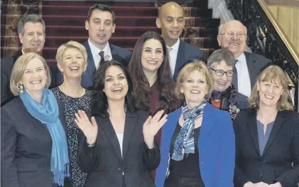  ??  ?? 0 Former Tory MPS Sarah Wollaston, Heidi Allen and Anna Soubry, front row from left, join fellow members of The Independen­t Group