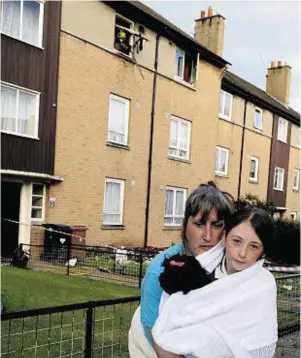  ?? Photograph­s: Colin Rennie ?? SHOCK: Louise Spiers with daughter Olivia and Hope.